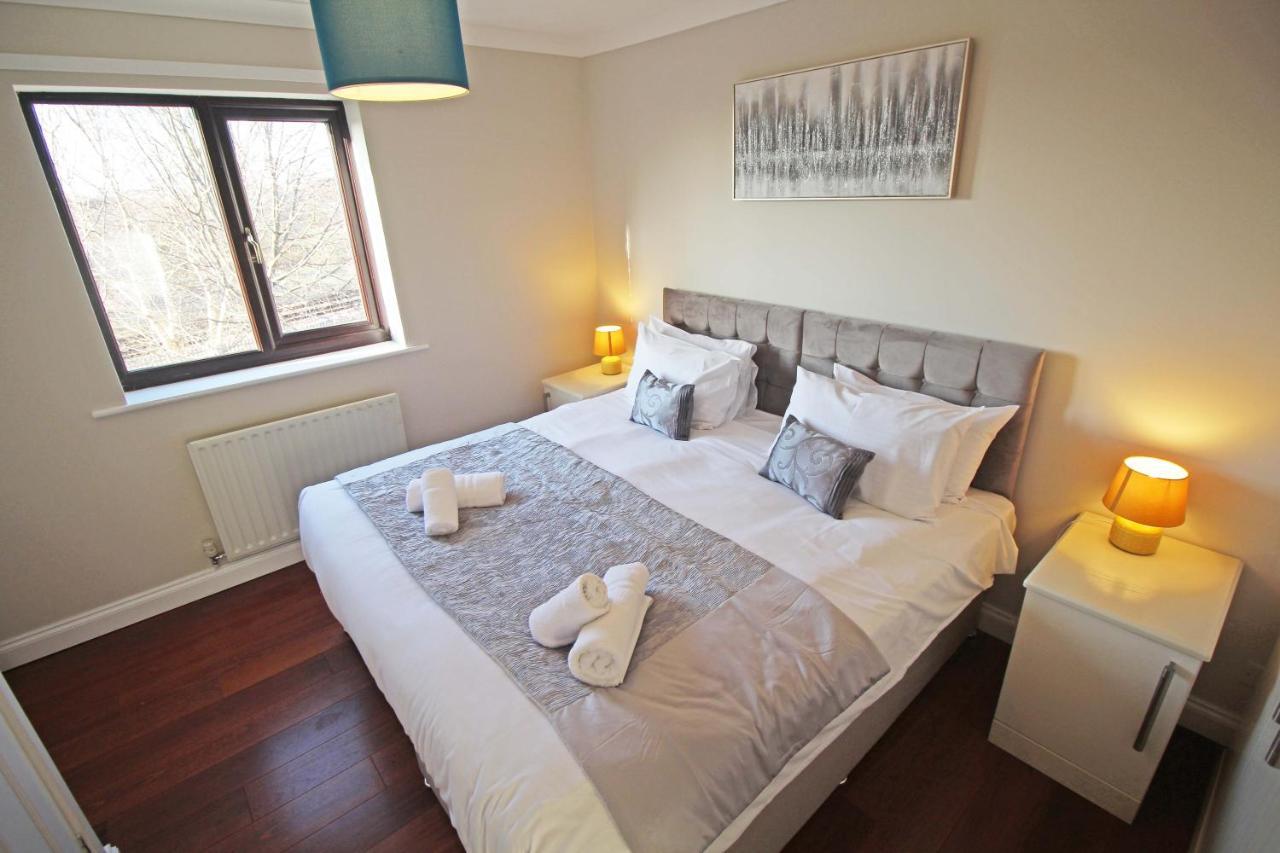 The Barwoods - Modern Spacious Home In Chester - Parking Exteriér fotografie