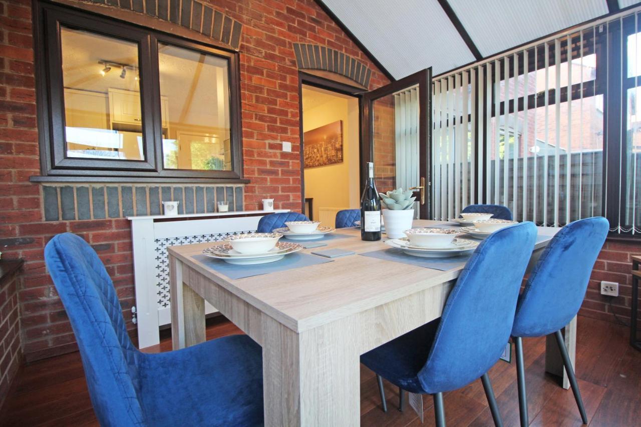 The Barwoods - Modern Spacious Home In Chester - Parking Exteriér fotografie